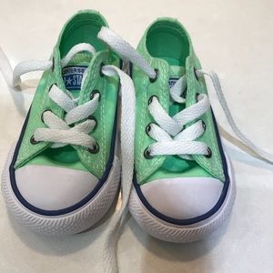 NEW converse chucks toddler size 5